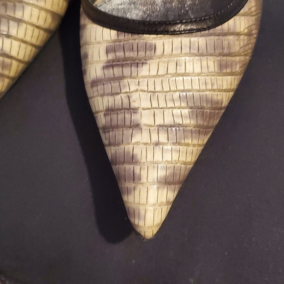 Used Banana Republic snakeskin heels - Picture 2 of 6